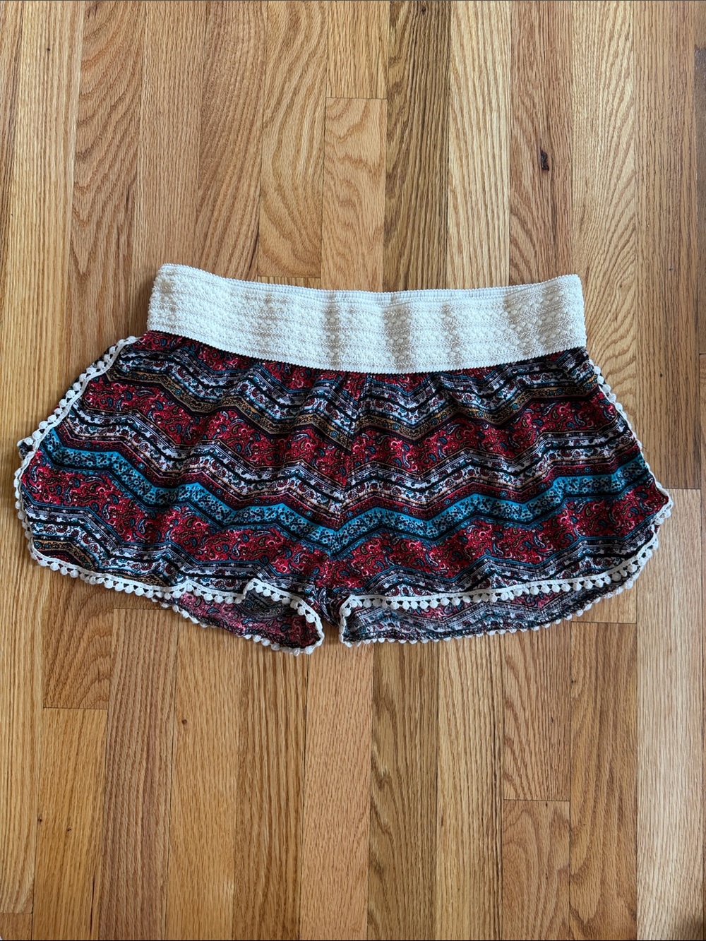 No Boundaries Red & Teal Chevron Print Crocheted Hem Athletic Shorts